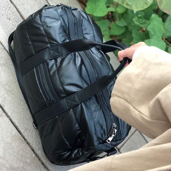 Powerplay Black Pillowy Quilted Duffle Bag - Picture 6 of 8